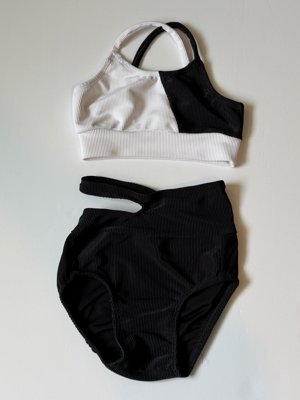 Colorblock Black & White Ribbed Dancewear set fits a 4/5T